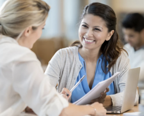 an employee interacting with her customer